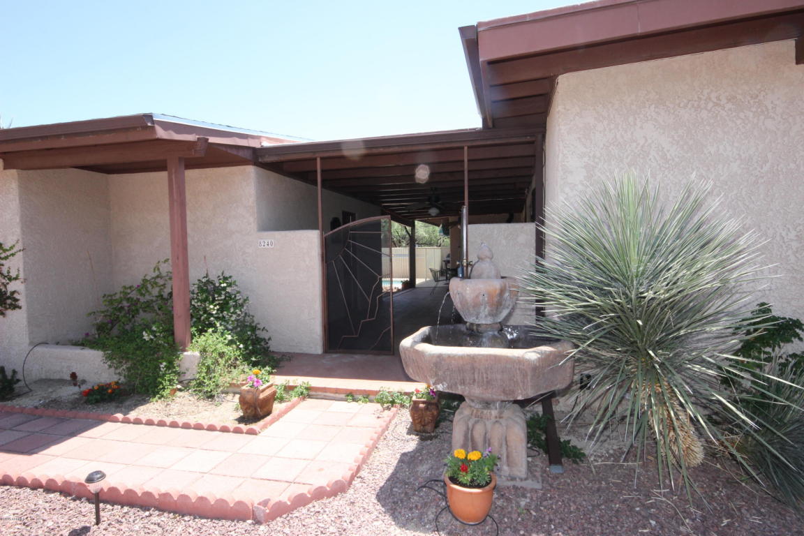 8240 E Rawhide Trl, Tucson, AZ 85750 photo 2
