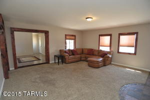 8626 E 4th St, Tucson, AZ 85710 photo 2