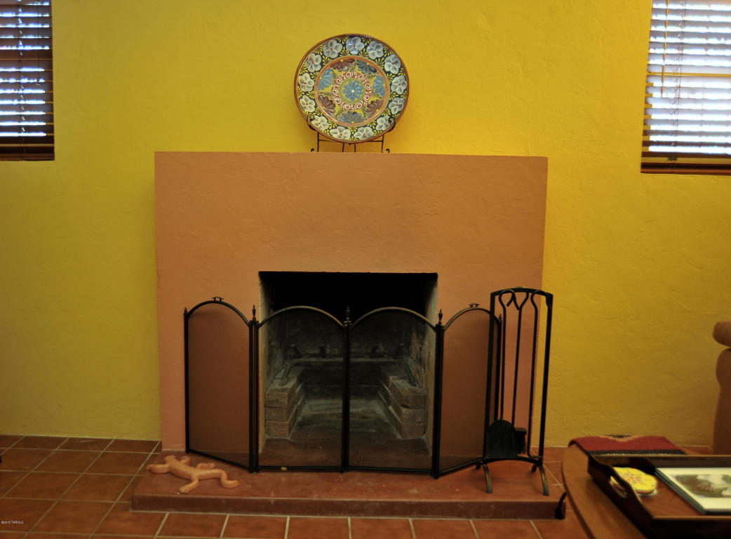 2008 E Copper St, Tucson, AZ 85719 photo 9