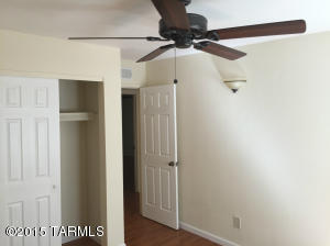 7465 E Tamara Dr, Tucson, AZ 85730 photo 2