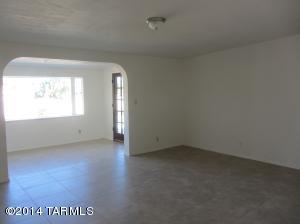 7933 E Winnepeg Dr, Tucson, AZ 85730 photo 4