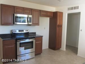 7933 E Winnepeg Dr, Tucson, AZ 85730 photo 2