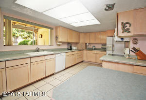 2129 N Donner Ave, Tucson, AZ 85749 photo 1