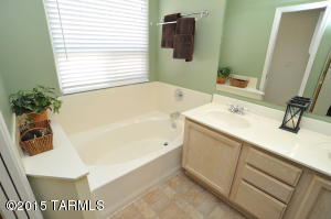 8972 N Eaglestone Loop, Tucson, AZ 85742 photo 26