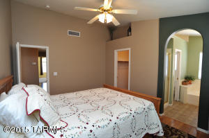 8972 N Eaglestone Loop, Tucson, AZ 85742 photo 23