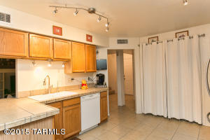 7883 E Roget Dr, Tucson, AZ 85710 photo 2
