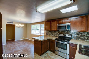7130 E Sylvane Dr, Tucson, AZ 85710 photo 9