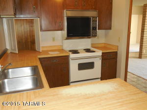 9272 E Walnut Tree Dr, Tucson, AZ 85749 photo 4