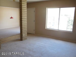 9272 E Walnut Tree Dr, Tucson, AZ 85749 photo 7