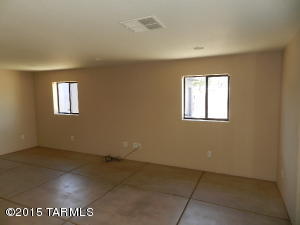 7901 E Beverly St, Tucson, AZ 85710 photo 3
