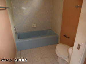 8935 E Maple Leaf Dr, Tucson, AZ 85710 photo 9