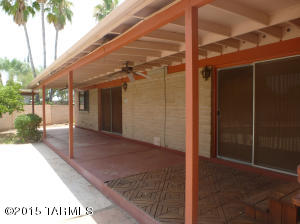 8935 E Maple Leaf Dr, Tucson, AZ 85710 photo 4