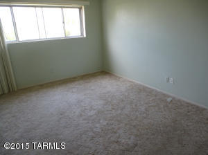 8935 E Maple Leaf Dr, Tucson, AZ 85710 photo 8