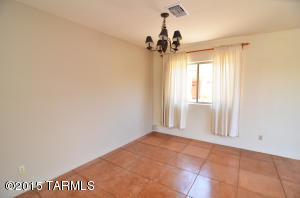 1574 E Painted Colt Loop, Tucson, AZ 85719 photo 13