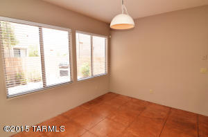 1574 E Painted Colt Loop, Tucson, AZ 85719 photo 9