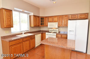 1574 E Painted Colt Loop, Tucson, AZ 85719 photo 4