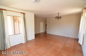 1574 E Painted Colt Loop, Tucson, AZ 85719 photo 12