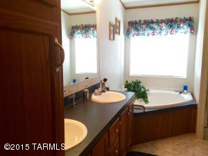 6226 E Thunder River Dr, Tucson, AZ 85756 photo 3