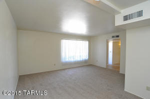 9940 E Basque Pl, Tucson, AZ 85748 photo 7