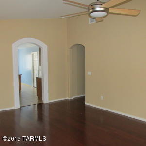 8402 E Sarnoff Ridge Loop, Tucson, AZ 85710 photo 2