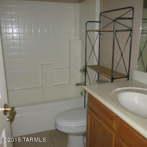 8402 E Sarnoff Ridge Loop, Tucson, AZ 85710 photo 9
