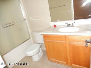 8373 E Sarnoff Ridge Loop, Tucson, AZ 85710 photo 14