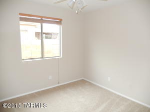8373 E Sarnoff Ridge Loop, Tucson, AZ 85710 photo 5