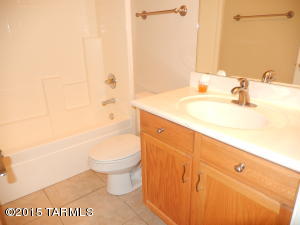 8373 E Sarnoff Ridge Loop, Tucson, AZ 85710 photo 4