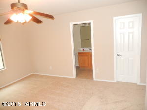 8373 E Sarnoff Ridge Loop, Tucson, AZ 85710 photo 13