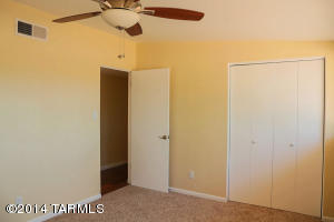 8821 E Hawk Pl, Tucson, AZ 85749 photo 4