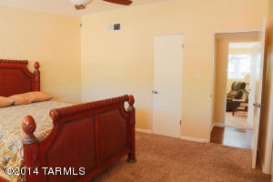 8821 E Hawk Pl, Tucson, AZ 85749 photo 9