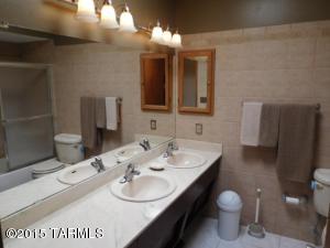 8824 E Mcclellan St, Tucson, AZ 85710 photo 16