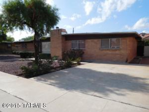 8824 E Mcclellan St, Tucson, AZ 85710 photo 3