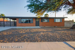 7902 E 20th Pl, Tucson, AZ 85710 photo 2