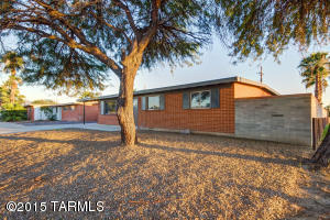 7902 E 20th Pl, Tucson, AZ 85710 photo 3