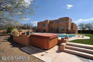 901 E Mount Wrightston Loop, Green Valley, AZ 85614 photo 2