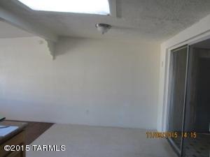 4334 E Sylvane St, Tucson, AZ 85711 photo 4