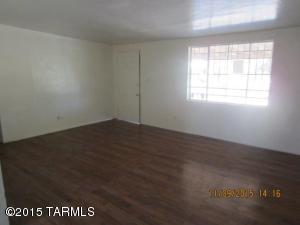 4334 E Sylvane St, Tucson, AZ 85711 photo 3