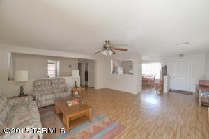 9404 E Grapevine Spring Pl, Tucson, AZ 85710 photo 3