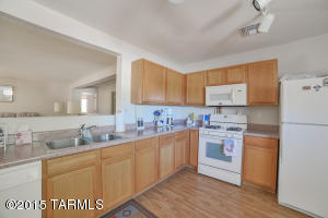 9404 E Grapevine Spring Pl, Tucson, AZ 85710 photo 10