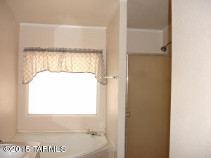 6206 E Thunder River Dr, Tucson, AZ 85756 photo 2