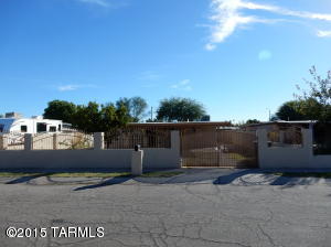 1136 E Garden Loop, Tucson, AZ 85706 photo 2