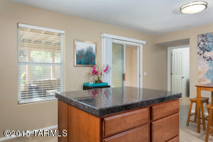 4264 E Babbling Brook Dr, Tucson, AZ 85712 photo 8