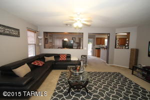 6877 S Goshawk Dr, Tucson, AZ 85756 photo 2