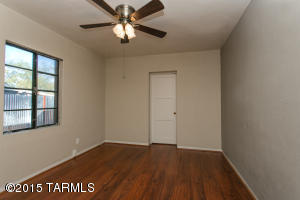 1327 Edison, Tucson, AZ 85719 photo 12