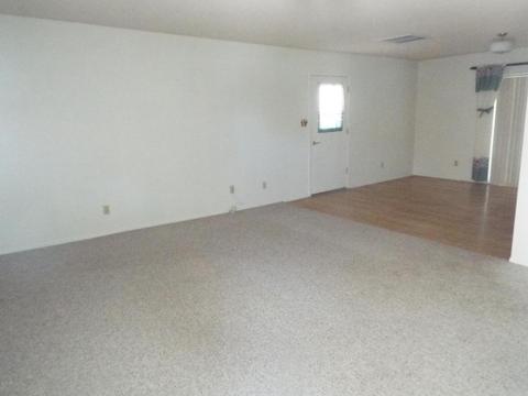 909 W Palomas Dr, Willcox, AZ 85643 photo 2