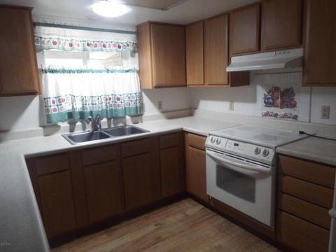 909 W Palomas Dr, Willcox, AZ 85643 photo 3