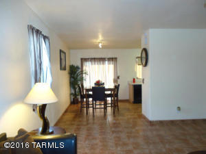5556 S Wembly Rd, Tucson, AZ 85746 photo 4