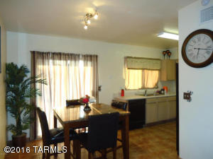 5556 S Wembly Rd, Tucson, AZ 85746 photo 5