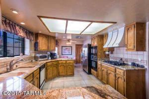6601 E River Rd, Tucson, AZ 85750 photo 2